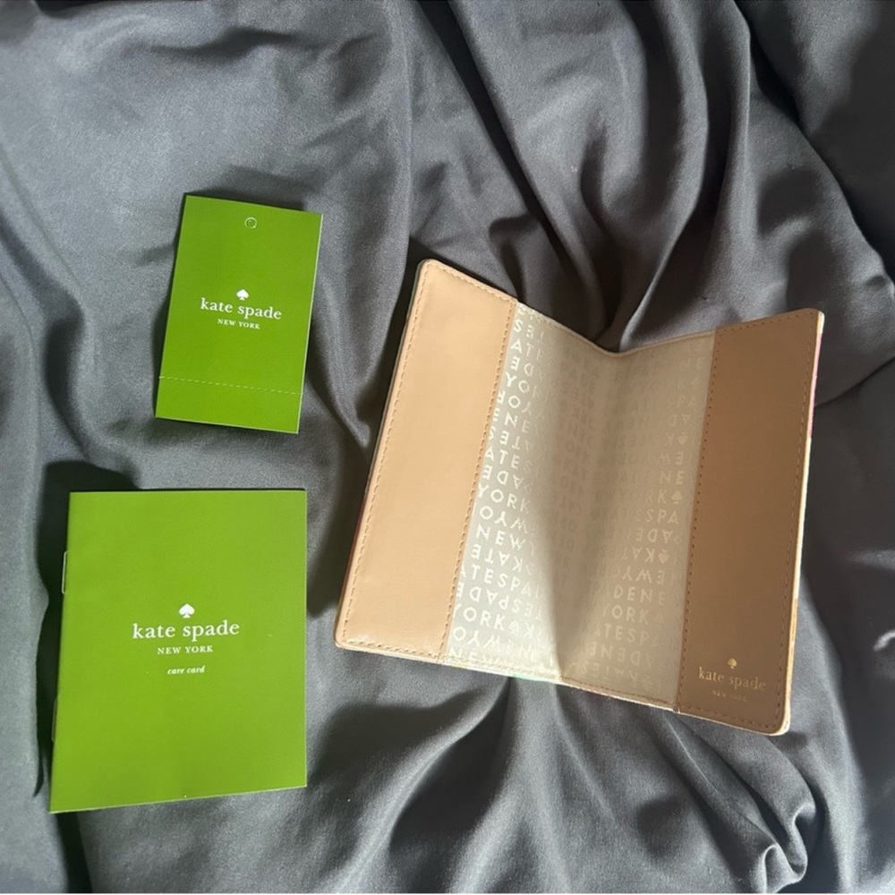 Kate Spade Passport Holder Shore Street Ice Cream/Popsicle NWT - Picture 3 of 3